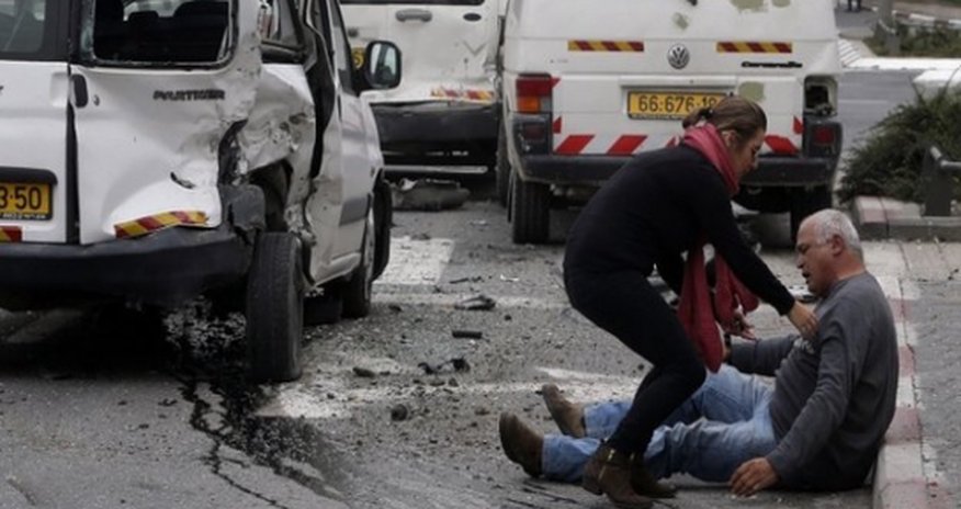 Palestinian car attack kills Jewish policeman Palestinian car attack kills Jewish policeman