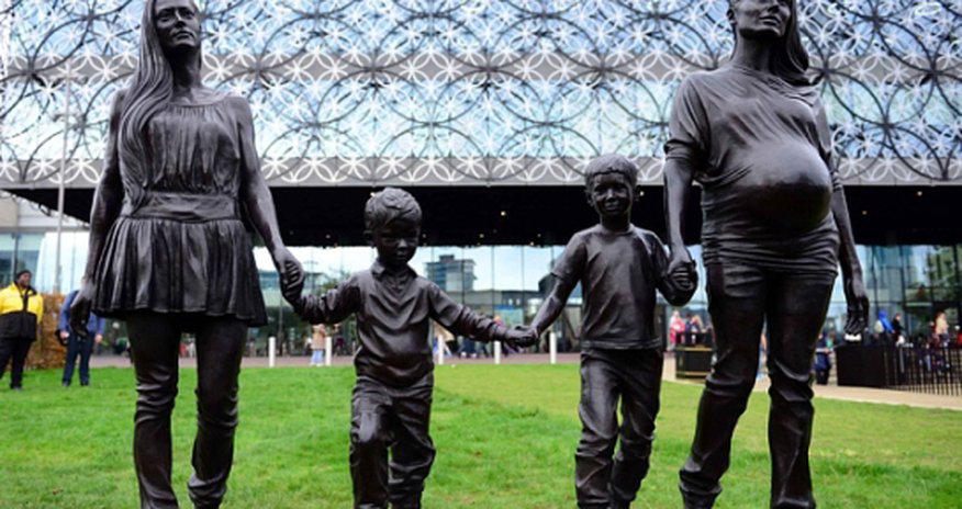 Is Gillian Wearing's family sculpture offensive to fathers? Is Gillian Wearing's family sculpture offensive to fathers?