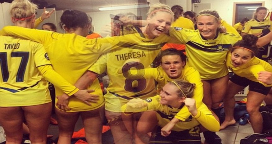 Team photo celebrating 3-2 win over title rivals Fortuna Hjorring Team photo celebrating 3-2 win over title rivals Fortuna Hjorring