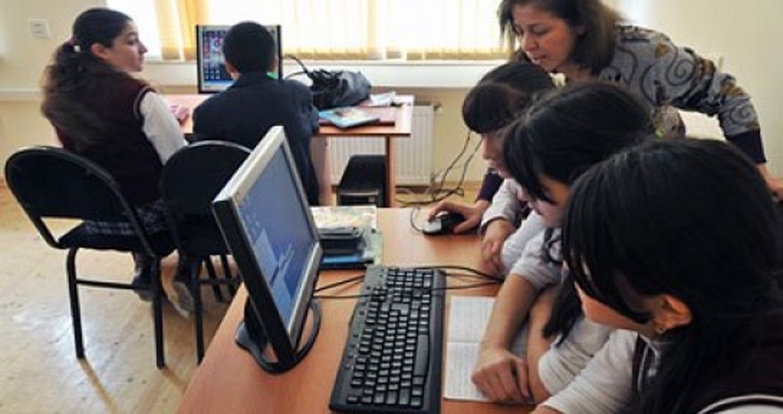 В Азербайджане оцифрованы школьные учебники для VII классов В Азербайджане оцифрованы школьные учебники для VII классов