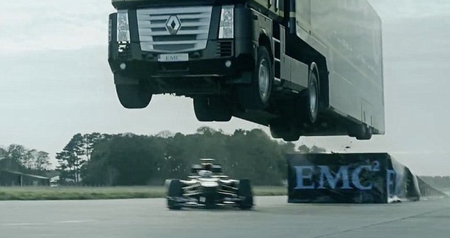 16-tonne transporter JUMPS over moving F1 car - PHOTO+VIDEO 16-tonne transporter JUMPS over moving F1 car - PHOTO+VIDEO