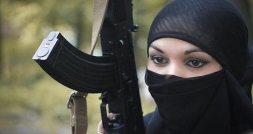 Женщина застрелила 25 талибов, убивших ее сына Женщина застрелила 25 талибов, убивших ее сына