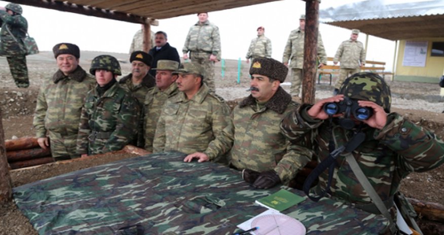 Zakir Həsənov cəbhədə döyüş hazırlığını yoxlayır Zakir Həsənov cəbhədə döyüş hazırlığını yoxlayır