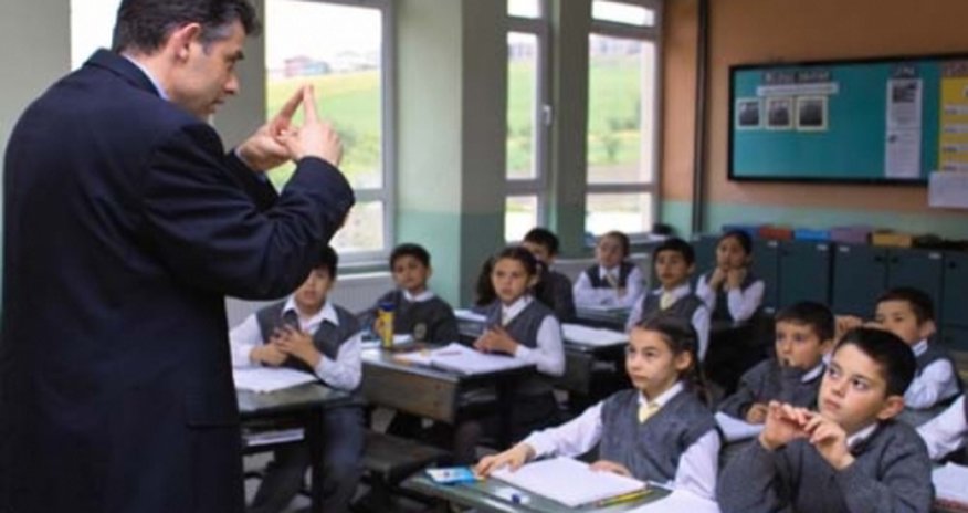 Müəllimlərə şad xəbər: maaşlar iki dəfə artacaq Müəllimlərə şad xəbər: maaşlar iki dəfə artacaq
