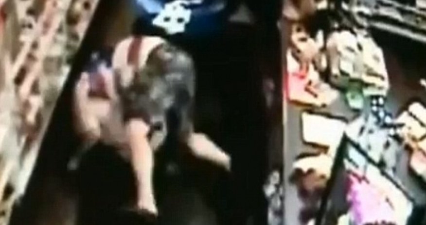 Man caught on camera drugging and raping A DOG Man caught on camera drugging and raping A DOG