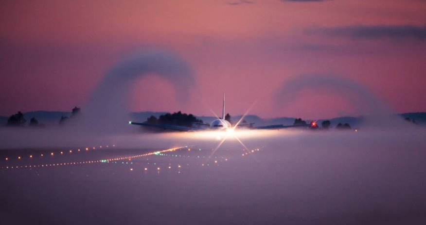Stunning aviation images reveal unique glimpse of life in the skies - PHOTO Stunning aviation images reveal unique glimpse of life in the skies - PHOTO