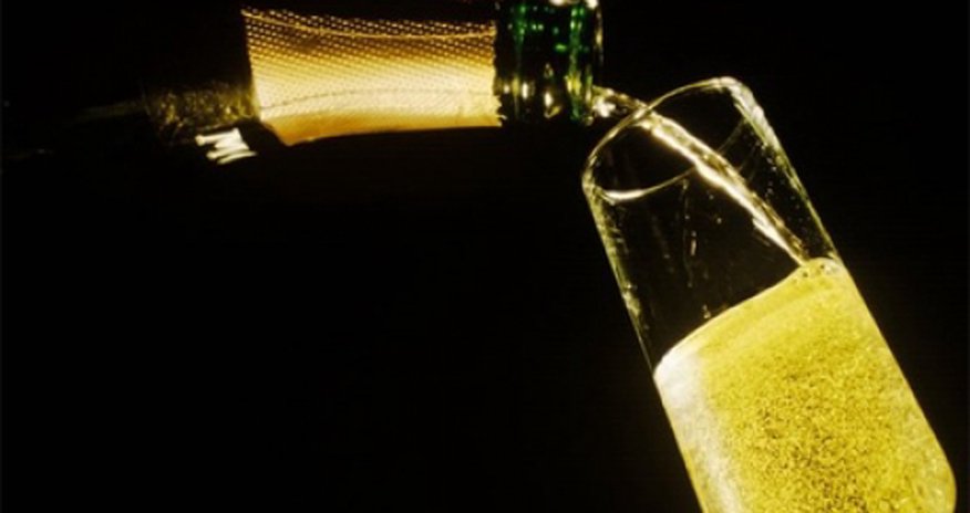 Experts 'prefer cheaper champagne' Experts 'prefer cheaper champagne'