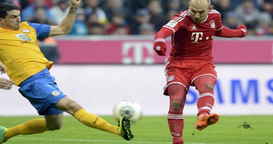 Robben’s celebration fail results in horrific knee-burn Robben’s celebration fail results in horrific knee-burn