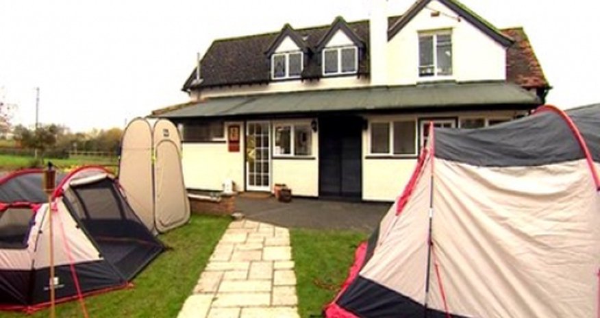 Pub offers tent sleepovers for drinkers Pub offers tent sleepovers for drinkers