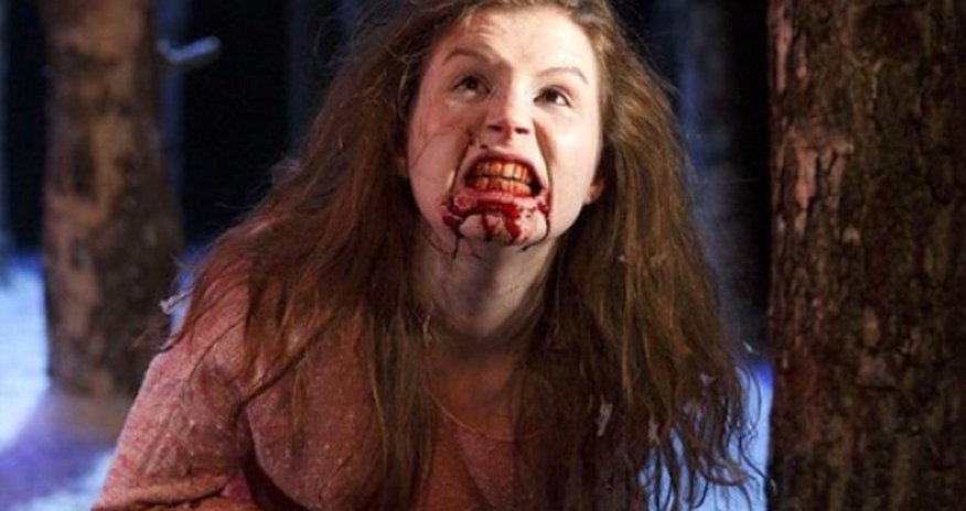 Vampire play shocks at Royal Court - PHOTO Vampire play shocks at Royal Court - PHOTO