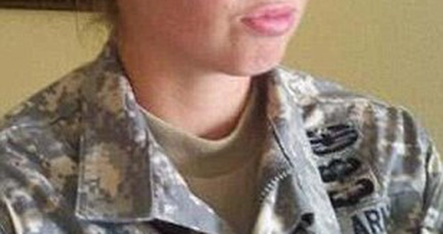 25-year-old who traded her pom-poms for an assault rifle - PHOTO 25-year-old who traded her pom-poms for an assault rifle - PHOTO