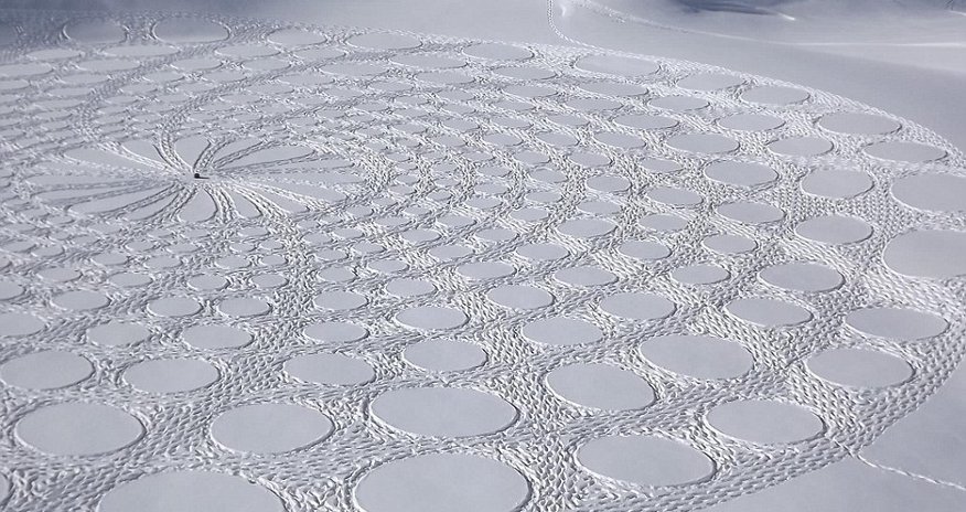Artist create intricate designs, which disappear after snowfall - PHOTO+VIDEO Artist create intricate designs, which disappear after snowfall - PHOTO+VIDEO