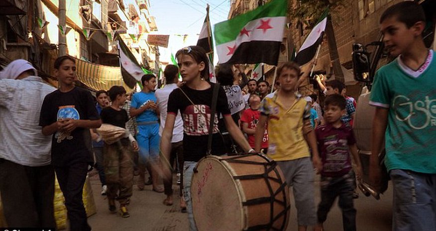 Girl of 8 among children helping rebels on frontline in Syria's brutal civil war - PHOTO+VIDEO Girl of 8 among children helping rebels on frontline in Syria's brutal civil war - PHOTO+VIDEO