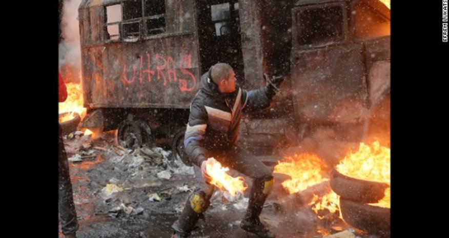 Ukraine protest movement: At least 4 killed in clashes with police Ukraine protest movement: At least 4 killed in clashes with police