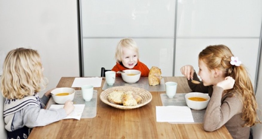 How to set a table to teach your kids good eating habits How to set a table to teach your kids good eating habits