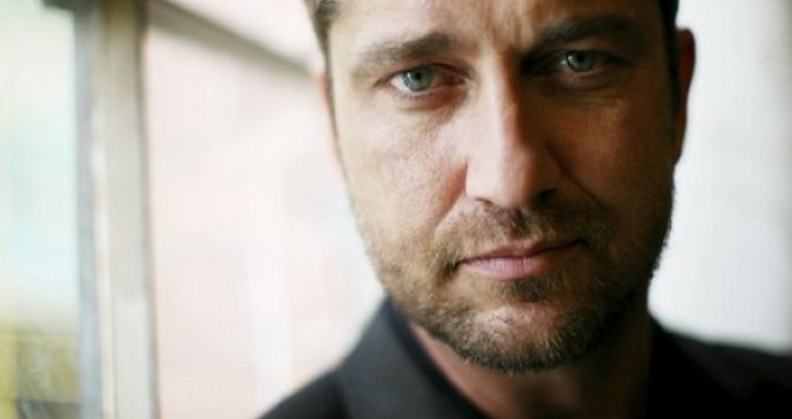 Why are blue eyes so fascinating? Why are blue eyes so fascinating?