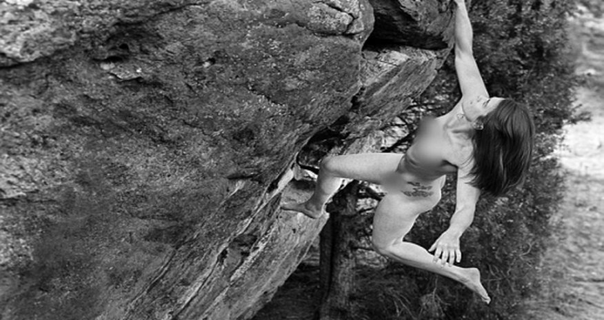 Bare women climb mountains all over the world for 'Stone Nudes' calender - PHOTO Bare women climb mountains all over the world for 'Stone Nudes' calender - PHOTO