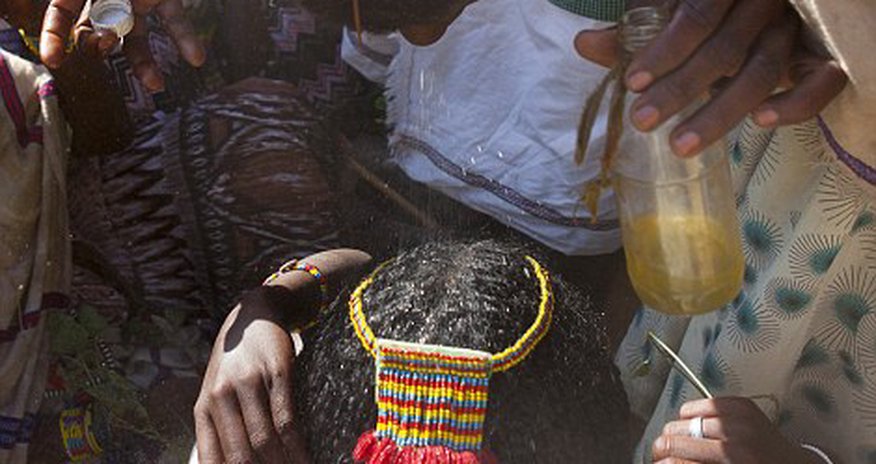 Ethiopian tribes using butter to style their hair - PHOTO Ethiopian tribes using butter to style their hair - PHOTO