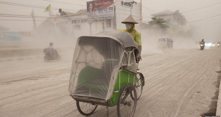 Mass evacuation in Indonesia as Java volcano erupts - PHOTO Mass evacuation in Indonesia as Java volcano erupts - PHOTO