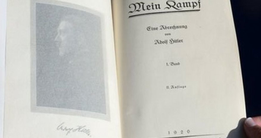 Signed copy of Mein Kampf sold in US - PHOTO Signed copy of Mein Kampf sold in US - PHOTO