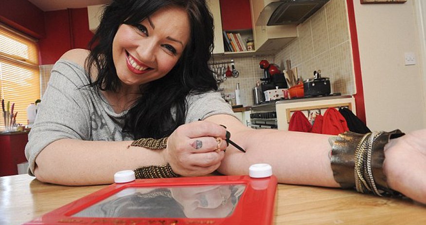 'I'm a human Etch-a-Sketch' - PHOTO 'I'm a human Etch-a-Sketch' - PHOTO
