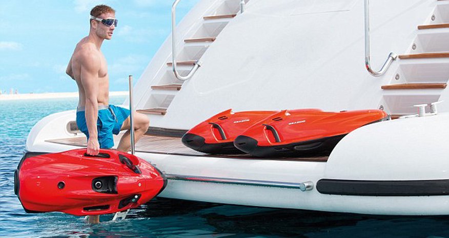 £12,500 underwater jet-ski lets you cruise to depths of 130ft at 10mph - PHOTO+VIDEO £12,500 underwater jet-ski lets you cruise to depths of 130ft at 10mph - PHOTO+VIDEO