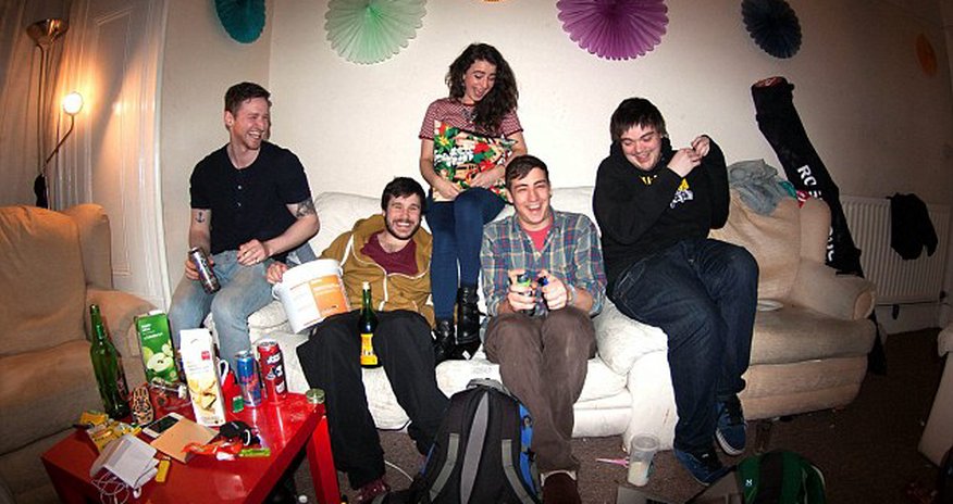 Female blogger reveals hilarious guide to surviving life with four male students - PHOTO Female blogger reveals hilarious guide to surviving life with four male students - PHOTO