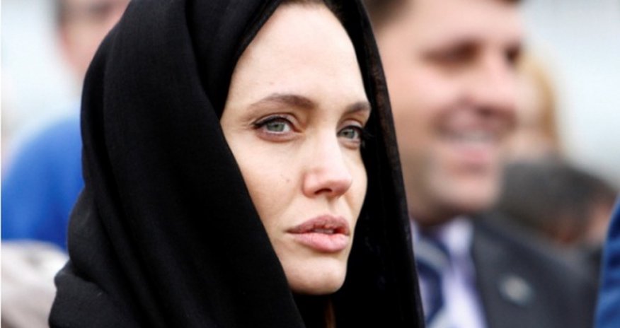 Angelina Jolie visits rape victims of Bosnia war - PHOTO Angelina Jolie visits rape victims of Bosnia war - PHOTO