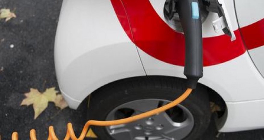 The electric car’s biggest threat may be its battery The electric car’s biggest threat may be its battery