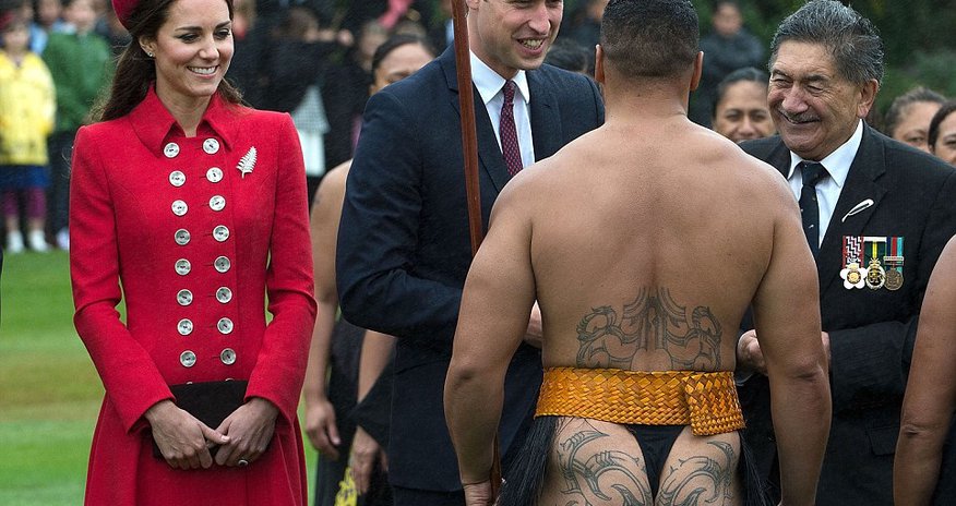 Duchess of Cambridge greeted by bare-bottomed traditional Maori dancer - PHOTO+VIDEO Duchess of Cambridge greeted by bare-bottomed traditional Maori dancer - PHOTO+VIDEO