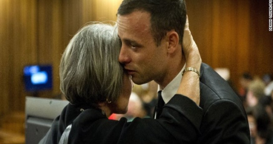 Oscar Pistorius opens defense with tearful apology to Steenkamp family Oscar Pistorius opens defense with tearful apology to Steenkamp family