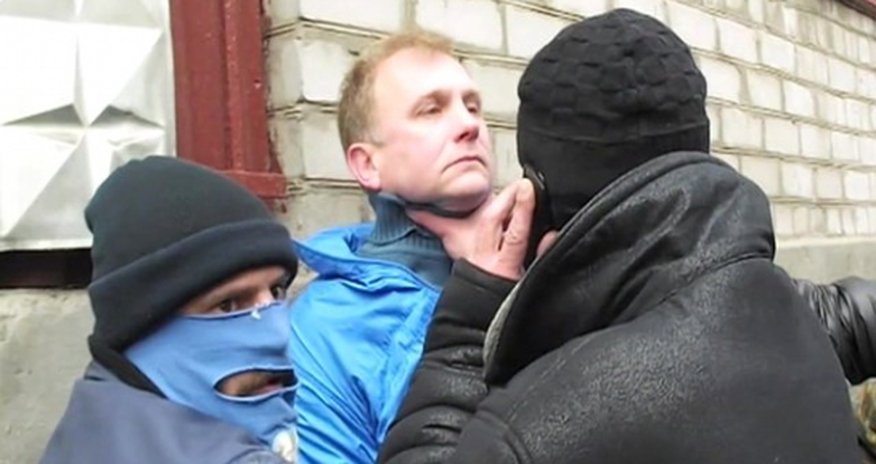 Ukraine crisis: EU and US mull further Russia sanctions Ukraine crisis: EU and US mull further Russia sanctions