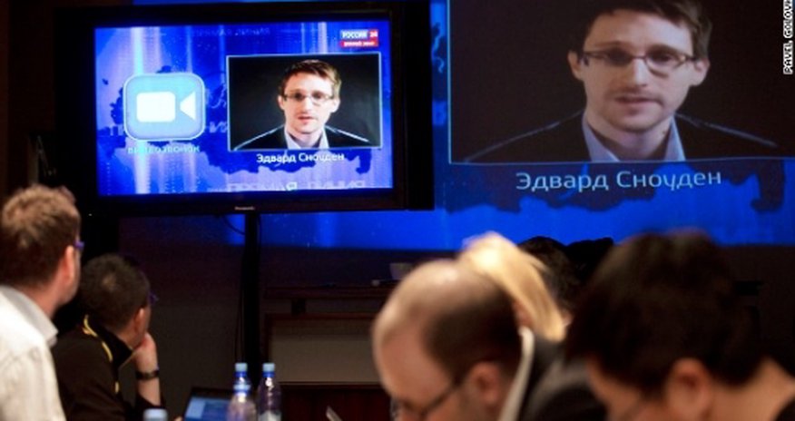 Snowden asks Putin about Moscow surveillance Snowden asks Putin about Moscow surveillance