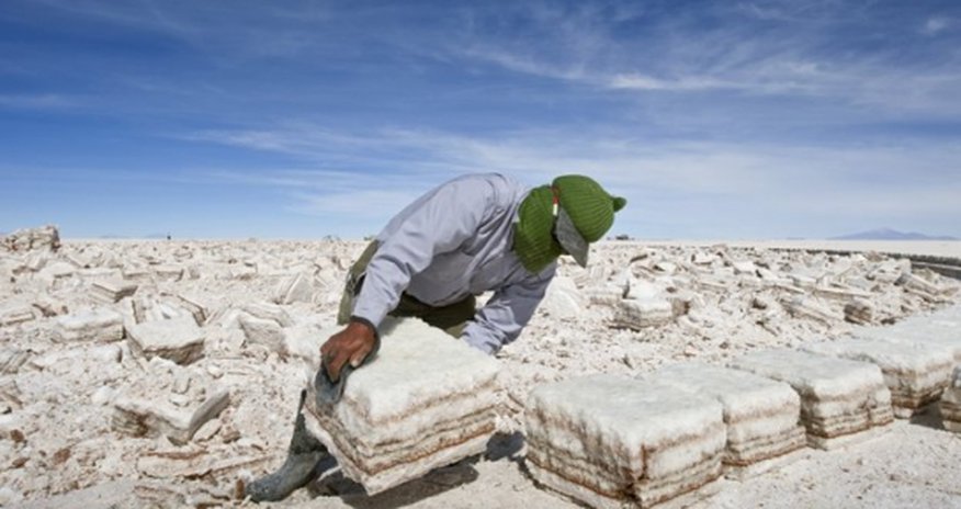 Lithium: A metal that floats on oil and powers our phones Lithium: A metal that floats on oil and powers our phones