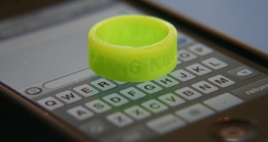 Apple's iPhone 'lock-out’ patent could end texting while driving Apple's iPhone 'lock-out’ patent could end texting while driving