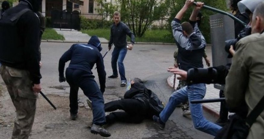 Ukraine crisis: Russia condemns US 'Iron Curtain' sanctions Ukraine crisis: Russia condemns US 'Iron Curtain' sanctions