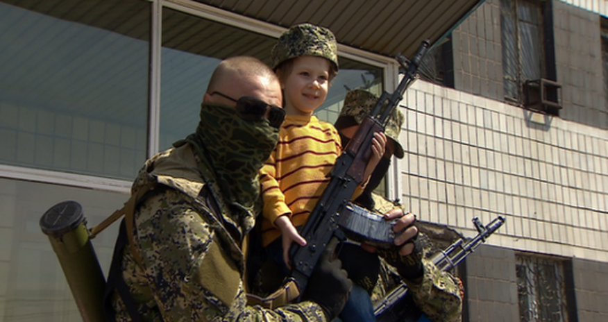 Ukraine crisis: Meeting the little green men Ukraine crisis: Meeting the little green men