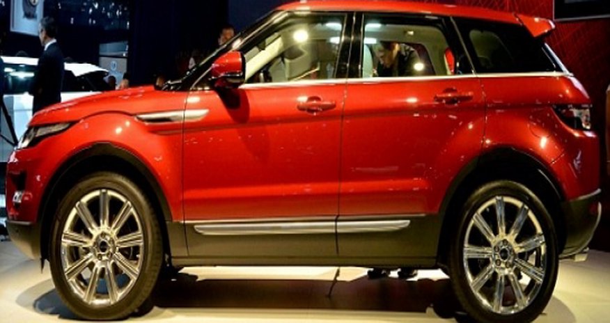 Fury as China unveils £14,000 copy of Range Rover - PHOTO+VIDEO Fury as China unveils £14,000 copy of Range Rover - PHOTO+VIDEO