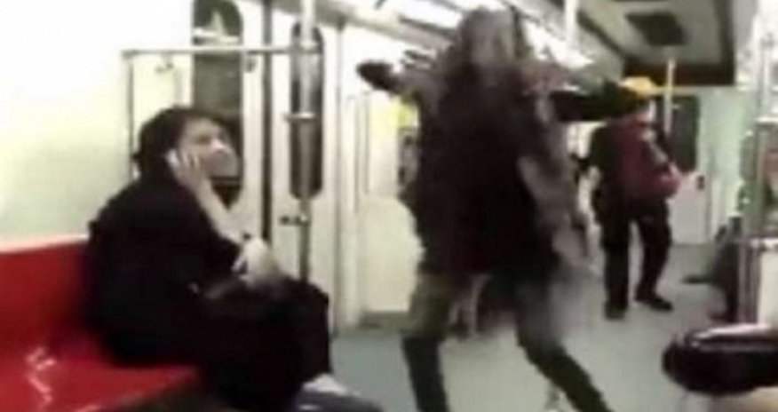 Iranian Girl Dancing on Tehran's Subway - VIDEO Iranian Girl Dancing on Tehran's Subway - VIDEO