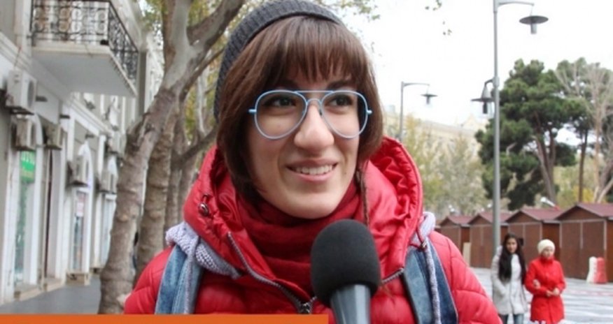 Sorğu: Azərbaycan televiziyalarına münasibətiniz necədir? - VİDEO Sorğu: Azərbaycan televiziyalarına münasibətiniz necədir? - VİDEO