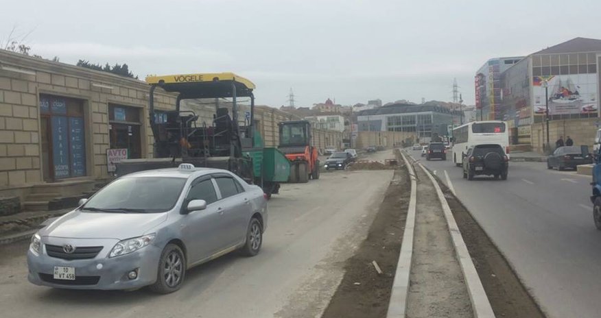 Ограничено движение транспорта на одном из шоссе Баку - ФОТО Ограничено движение транспорта на одном из шоссе Баку - ФОТО
