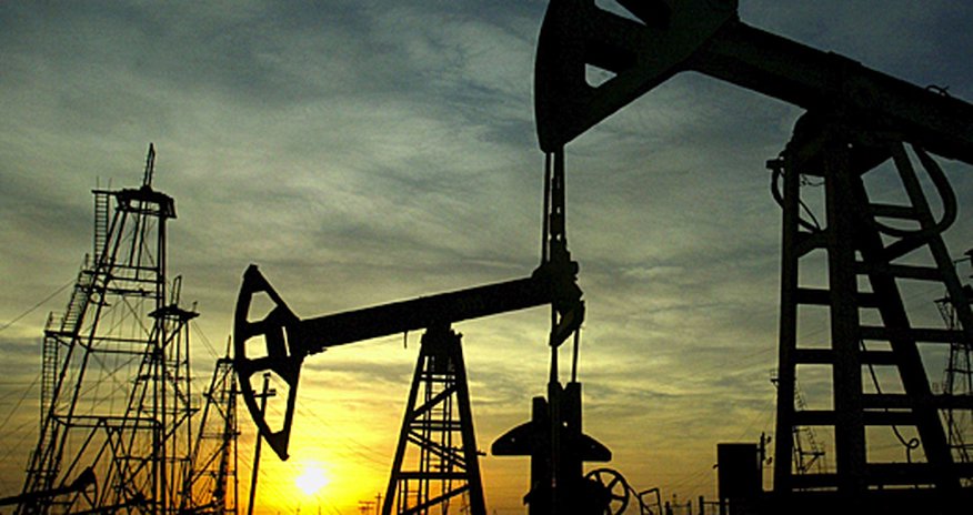 Oil tumbles to 5-year low Oil tumbles to 5-year low