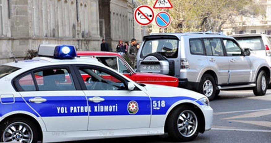 Bakıda yol polisi ilə sürücü arasında dava - VİDEO Bakıda yol polisi ilə sürücü arasında dava - VİDEO