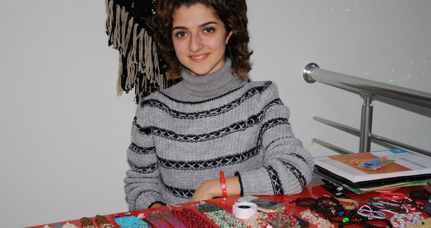 Azərbaycan sənətkarlarından eksklüziv hədiyyələr yarmarkası - FOTOLAR Azərbaycan sənətkarlarından eksklüziv hədiyyələr yarmarkası - FOTOLAR