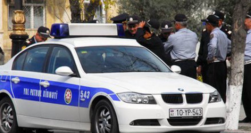 Bakıda avtoxuliqan polisi vurdu Bakıda avtoxuliqan polisi vurdu