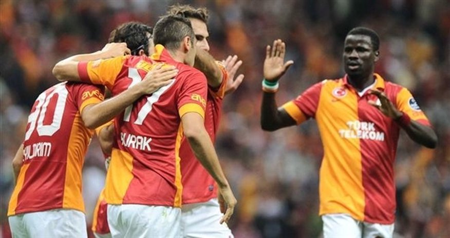 "Qalatasaray" qalib gəldi, "Fənərbaxça" xal itirdi "Qalatasaray" qalib gəldi, "Fənərbaxça" xal itirdi