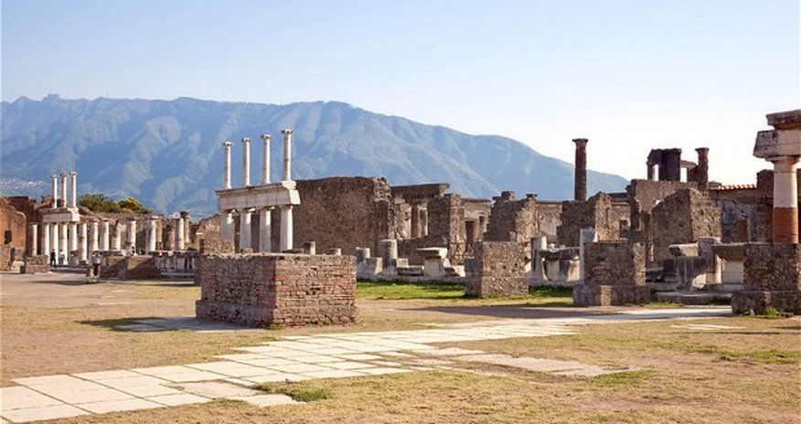 Guilty thieves return ancient Roman objects to Pompeii Guilty thieves return ancient Roman objects to Pompeii