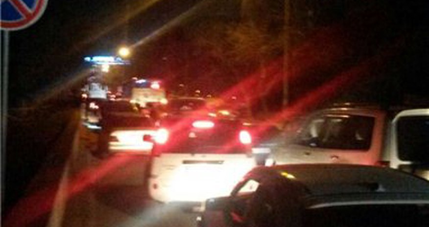 Toylar başladı və Bakının bu küçəsi iflic oldu - FOTOLAR Toylar başladı və Bakının bu küçəsi iflic oldu - FOTOLAR