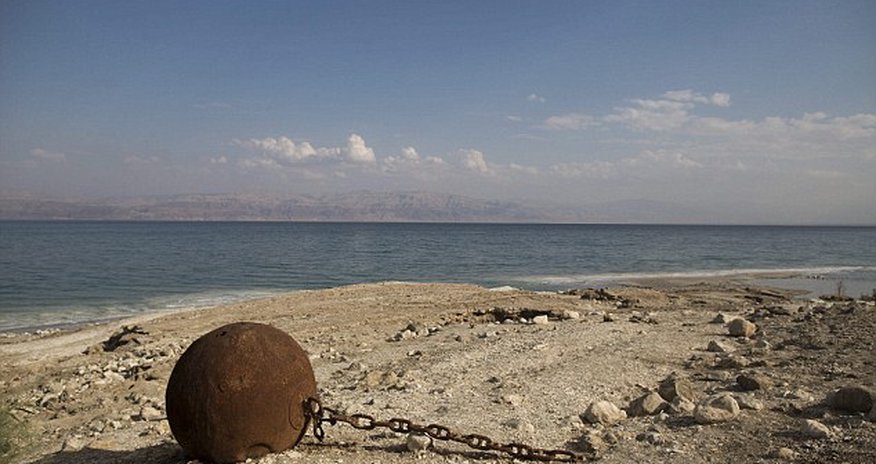Slow death of the Dead Sea