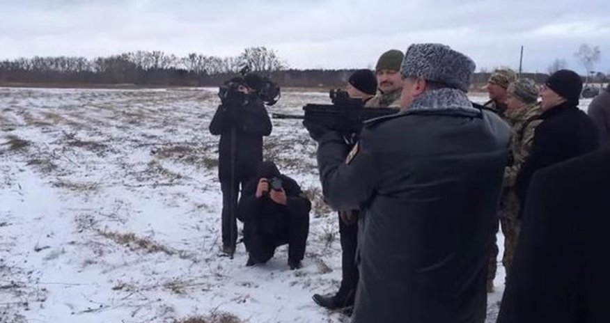 Видео стрельбы президента из автомата Видео стрельбы президента из автомата